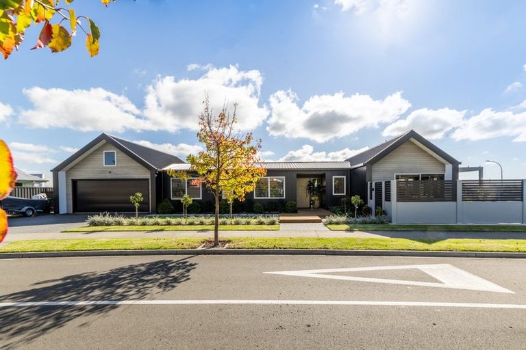 Photo of property in 143 Arataki Road, Havelock North, 4130