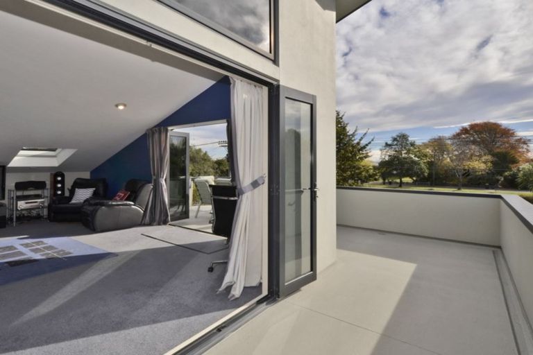 Photo of property in 89a Clarendon Terrace, Woolston, Christchurch, 8023