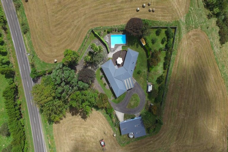 Photo of property in 199 Henwood Road, Paraite, New Plymouth, 4372