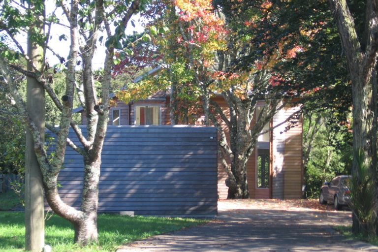 Photo of property in 549 South Titirangi Road, Titirangi, Auckland, 0604