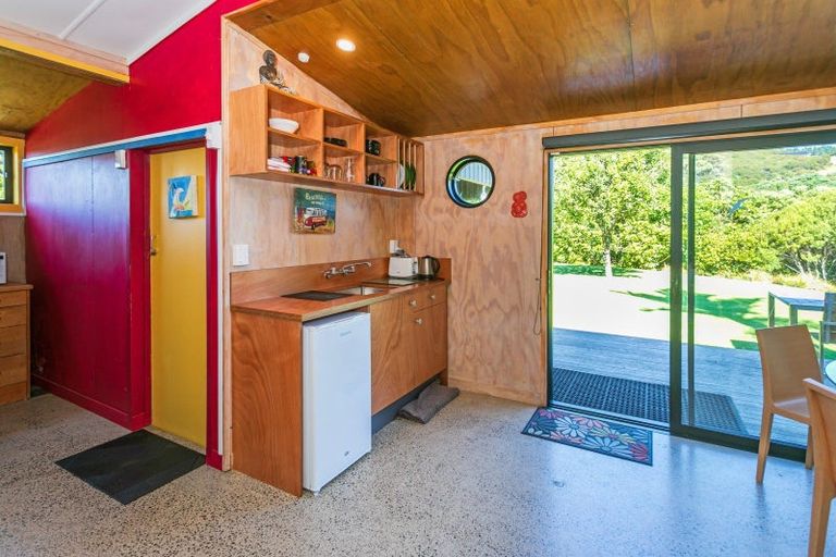 Photo of property in 7 Pye Place, Hot Water Beach, Whitianga, 3591