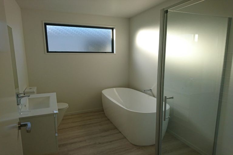 Photo of property in 32 Glen Dene Crescent, Wanaka, 9305