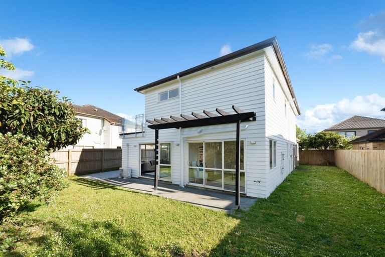 Photo of property in 7 Merlot Way, Te Atatu South, Auckland, 0610