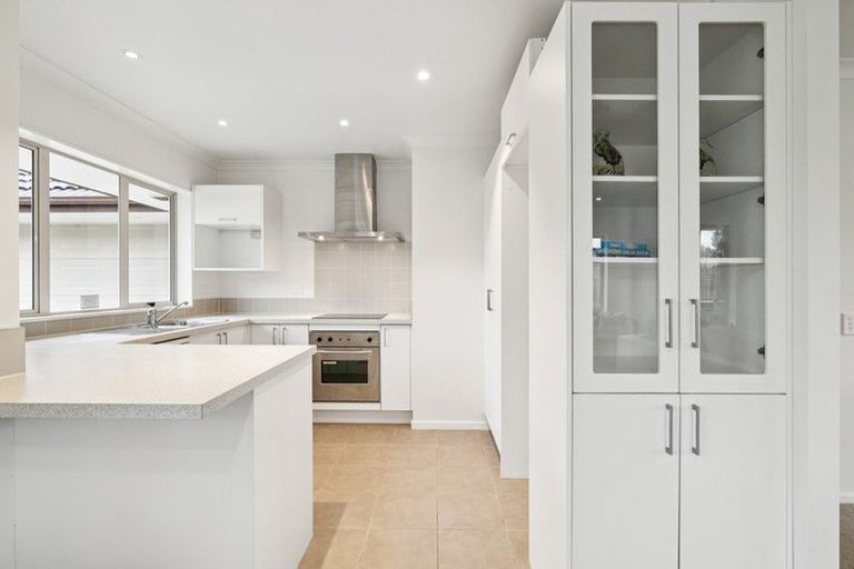 Photo of property in 58 Lough Bourne Drive, Pukekohe, 2120