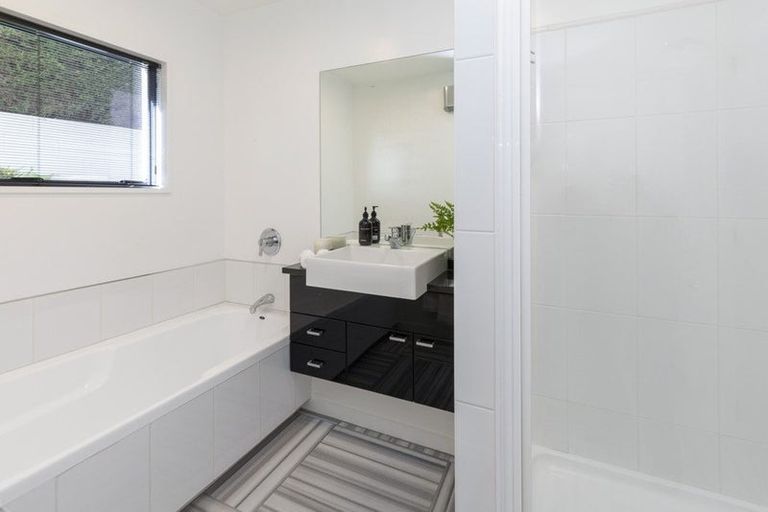 Photo of property in 11a Te Awakura Terrace, Mount Pleasant, Christchurch, 8081
