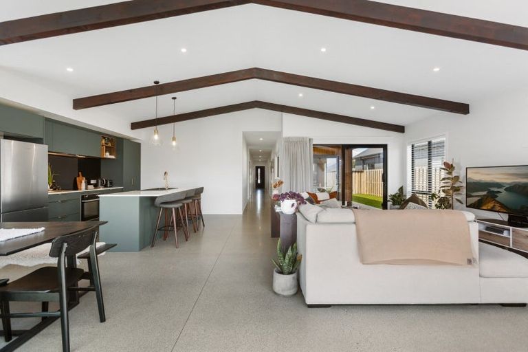 Photo of property in 38 Longview Drive, Lake Hawea, 9382