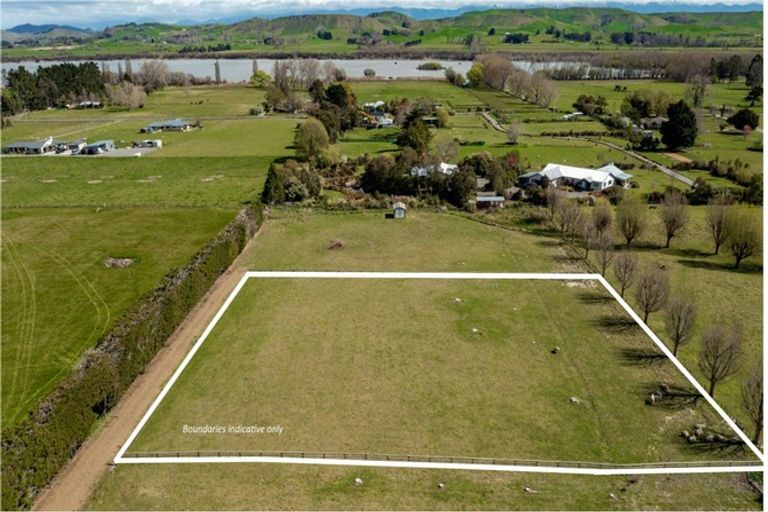 Photo of property in 310c Porangahau Road, Waipukurau, 4282