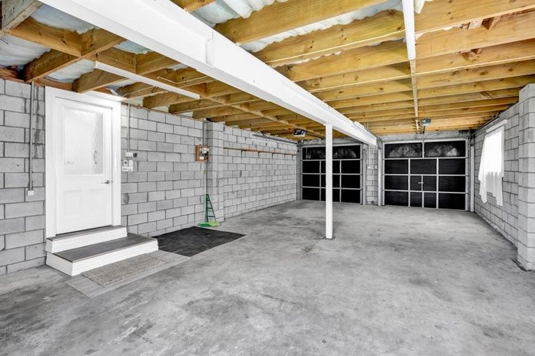 Photo of property in 36 Tawhiti Road, Hawera, 4610