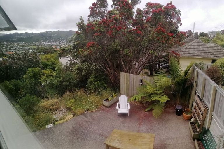 Photo of property in 4a Versailles Street, Karori, Wellington, 6012