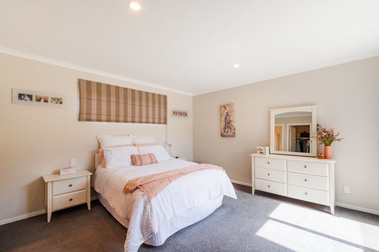 Photo of property in 10 Galea Grove, Kelvin Grove, Palmerston North, 4414