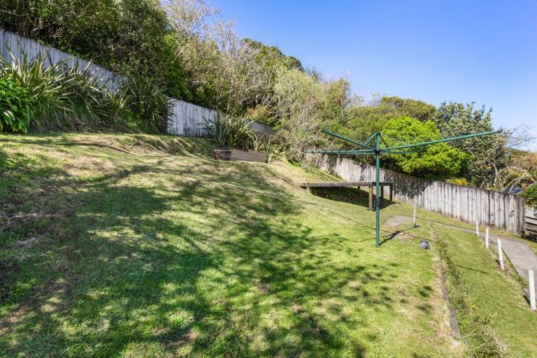 Photo of property in 16 Spicer Place, Tawa, Wellington, 5028
