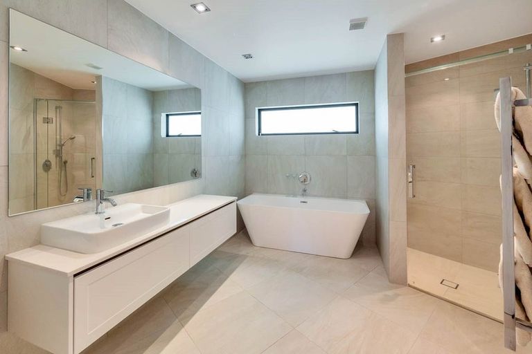 Photo of property in 23 Meteor Place, Schnapper Rock, Auckland, 0632