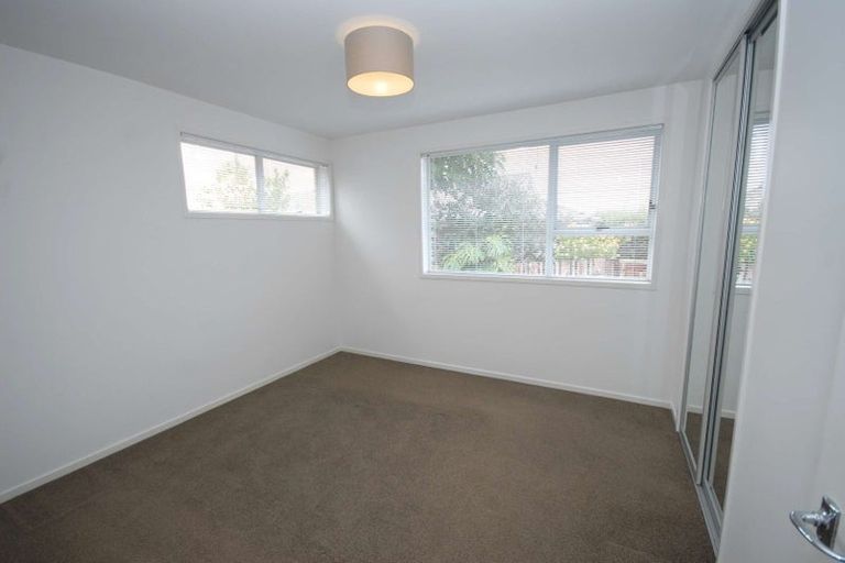 Photo of property in 2/281 Sunset Road, Sunnynook, Auckland, 0632