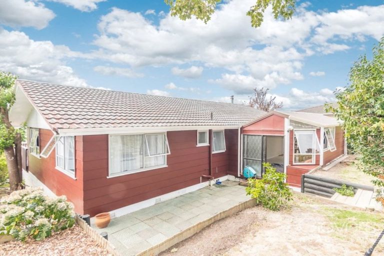 Photo of property in 12 Lemnos Place, Titirangi, Auckland, 0604