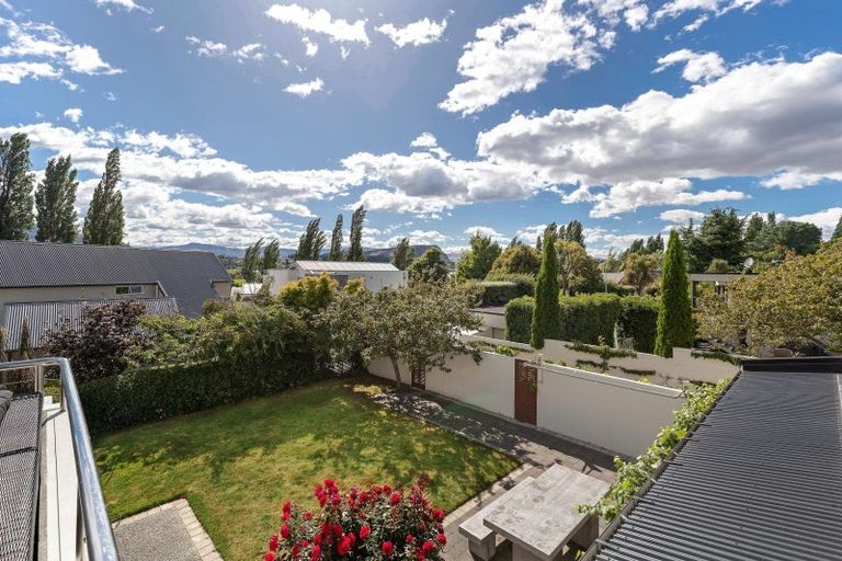 Photo of property in 11 Morrows Mead, Wanaka, 9305