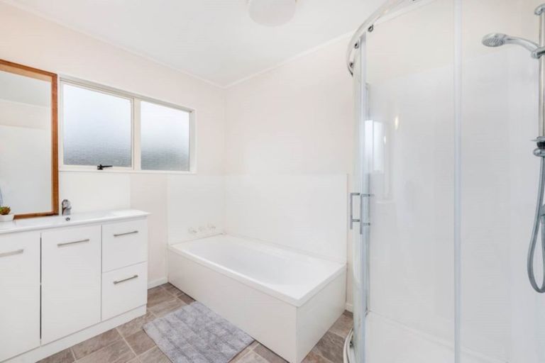 Photo of property in 13 Kinvig Place, Ranui, Auckland, 0612