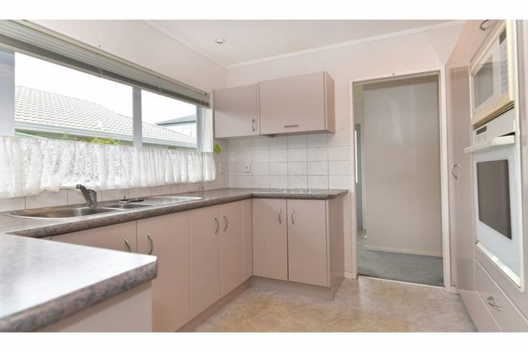 Photo of property in 2/448 Hibiscus Coast Highway, Orewa, 0931