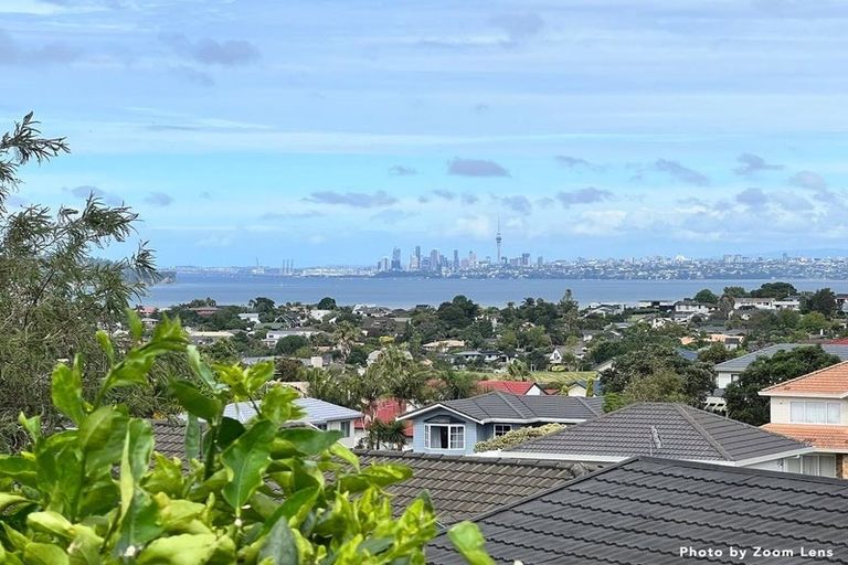 Photo of property in 1/11 Bernleigh Terrace, West Harbour, Auckland, 0618