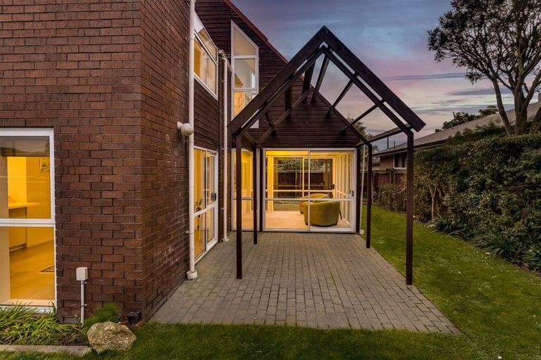 Photo of property in 143 Memorial Avenue, Burnside, Christchurch, 8053