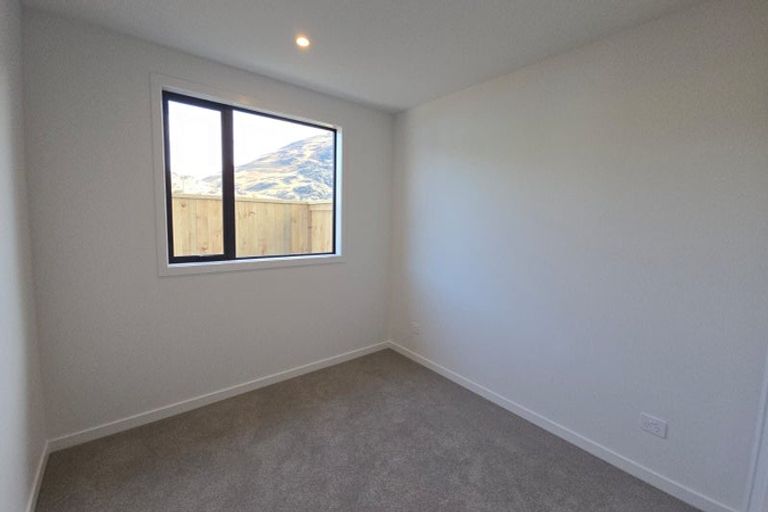 Photo of property in 13 Goldfinch Drive, Jacks Point, 9371