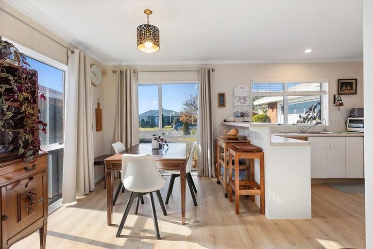 Photo of property in 10 Russley Drive, Mount Maunganui, 3116