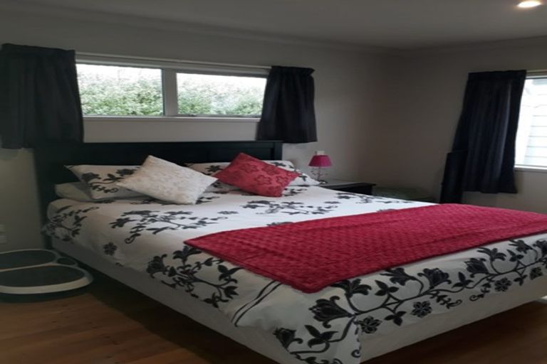 Photo of property in 9b Sandspit Road, Waiuku, 2123