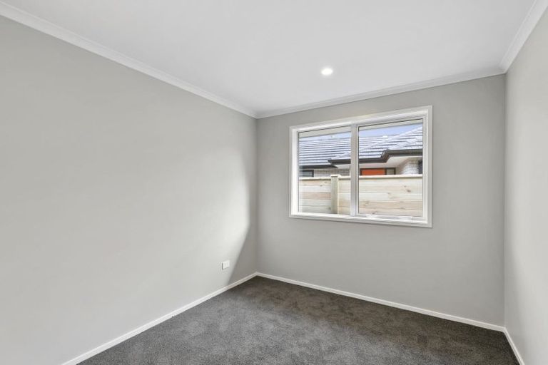 Photo of property in 8 Martingale Drive, Whitby, Porirua, 5024