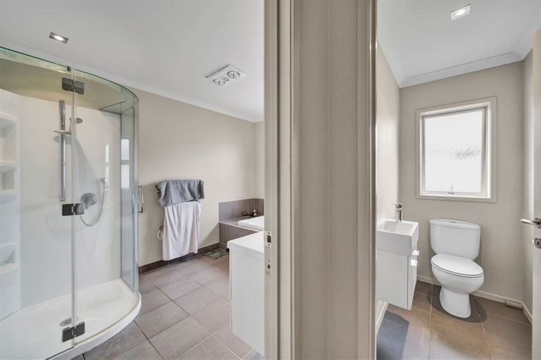 Photo of property in 8 Dolphin Parade, Bell Block, New Plymouth, 4312