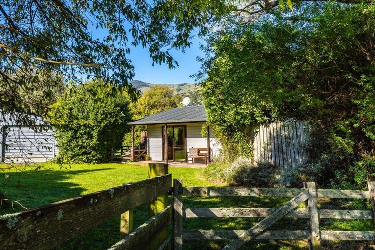 Photo of property in 124 Western Valley Road, Little River, 7591