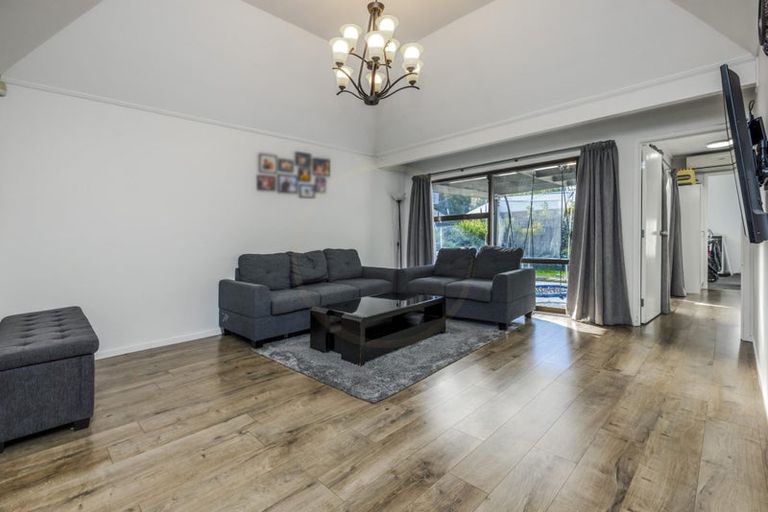 Photo of property in 1/1 Peguero Place, Totara Heights, Auckland, 2105