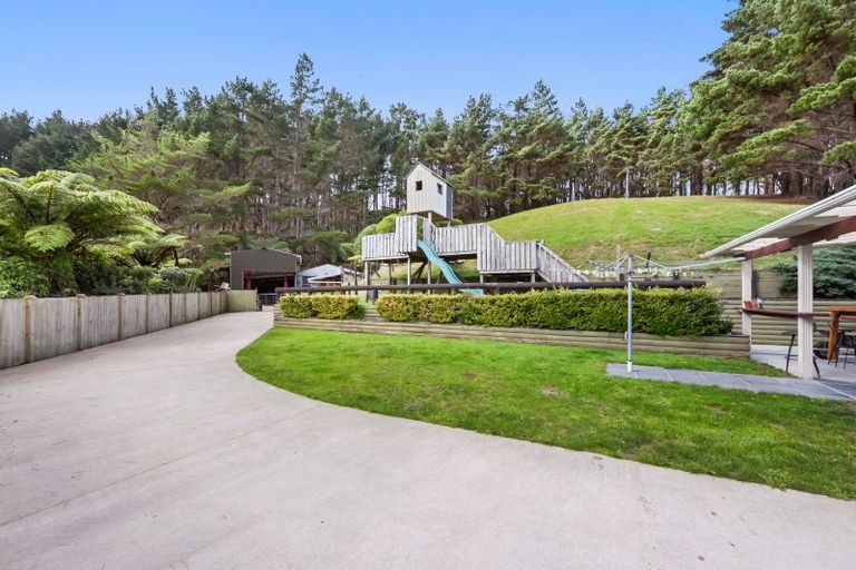 Photo of property in 65 Cottle Park Drive, Normandale, Lower Hutt, 5010