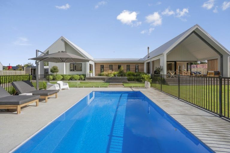 Photo of property in 5 Matai Grove, Greytown, 5712