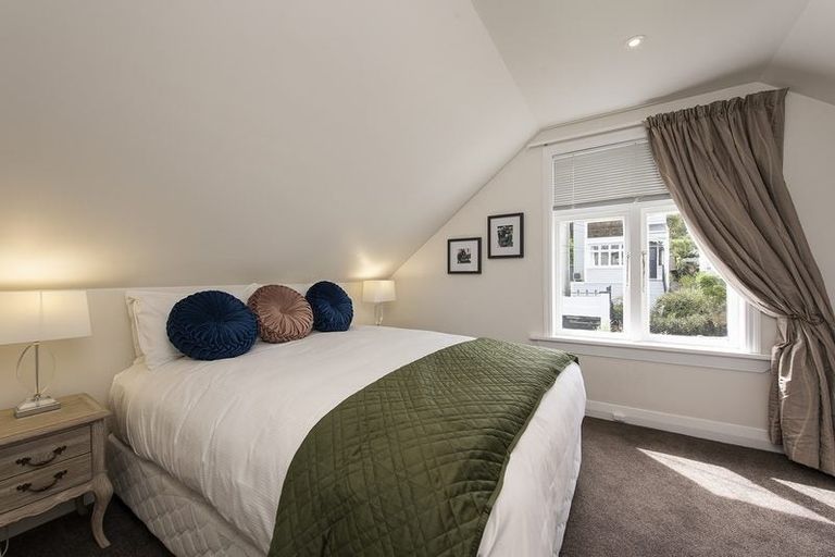 Photo of property in 6 Brougham Street, Mount Victoria, Wellington, 6011