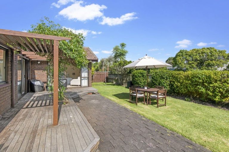 Photo of property in 33 Uppingham Crescent, Hillcrest, Auckland, 0627