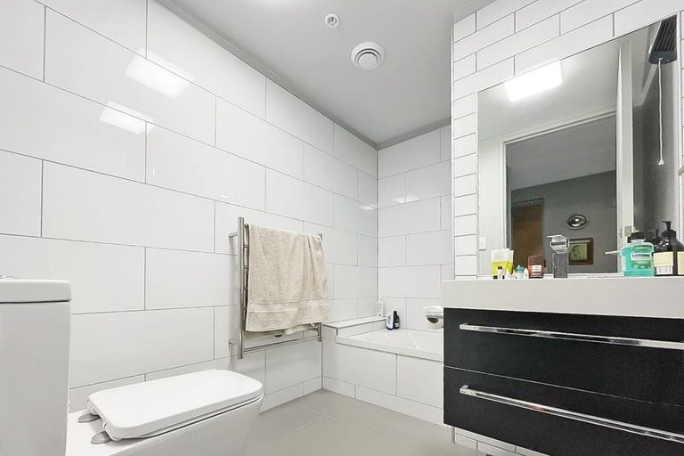 Photo of property in Detroit Apartments, 210/181u Tasman Street, Mount Cook, Wellington, 6021