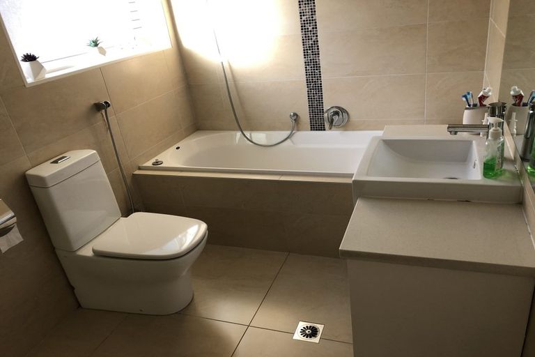 Photo of property in 1 Castlederg Drive, Flat Bush, Auckland, 2019