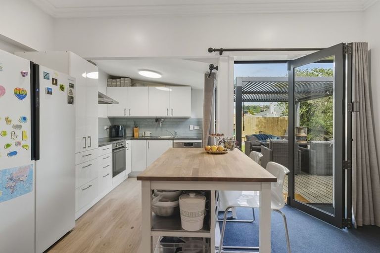 Photo of property in 18 Alma Street, Saint Kilda, Dunedin, 9012