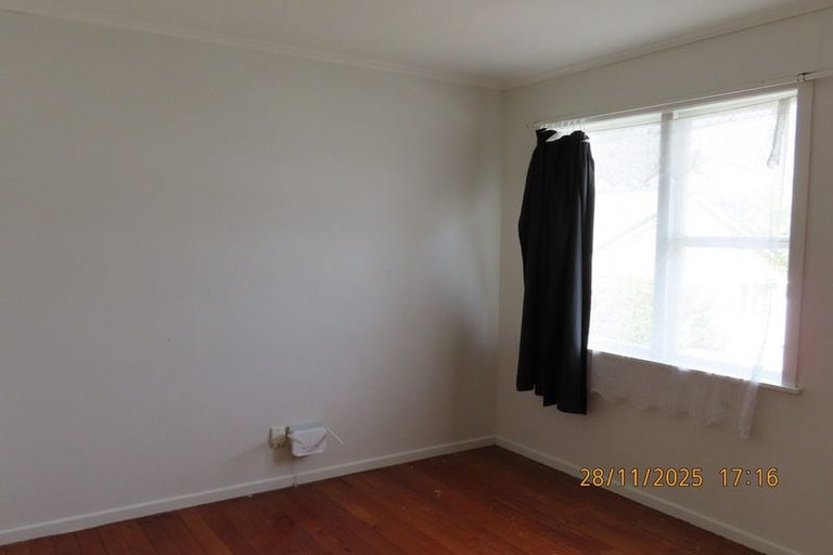 Photo of property in 382 West Coast Road, Glen Eden, Auckland, 0602