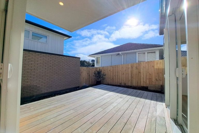 Photo of property in 37 Merriefield Avenue, Forrest Hill, Auckland, 0620