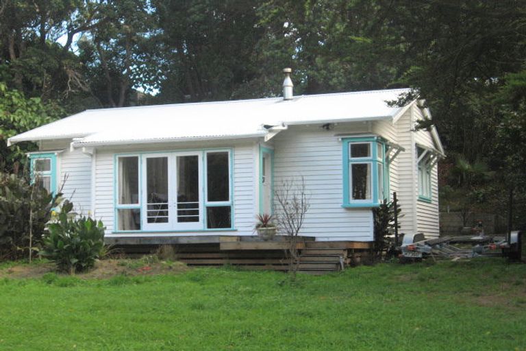 Photo of property in 10 Ames Street, Paekakariki, 5034