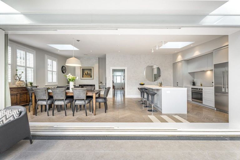 Photo of property in 9 Shoal Bay Road, Devonport, Auckland, 0624