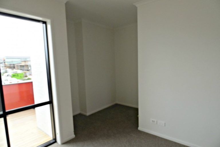 Photo of property in 9 Onekiritea Road, Hobsonville, Auckland, 0616