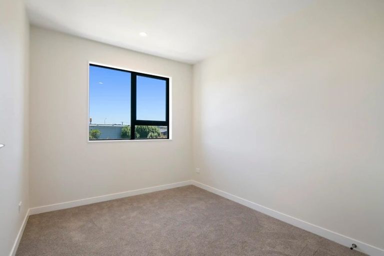 Photo of property in 126 Vintry Drive, Kumeu, 0810