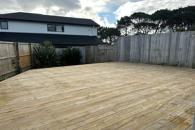 Photo of property in 77 Granville Drive, Massey, Auckland, 0614