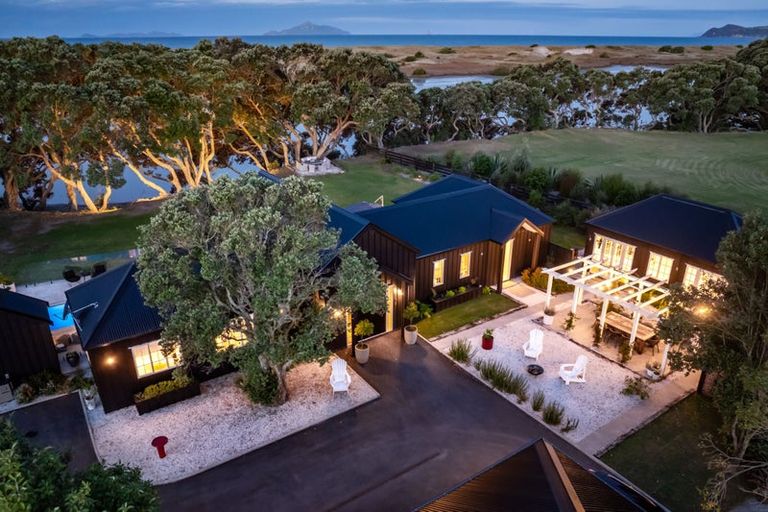 Photo of property in 615 Cove Road, Waipu, 0582