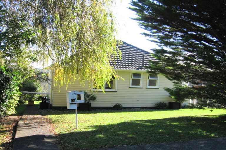 Photo of property in 14 Marie Crescent, Te Atatu South, Auckland, 0610