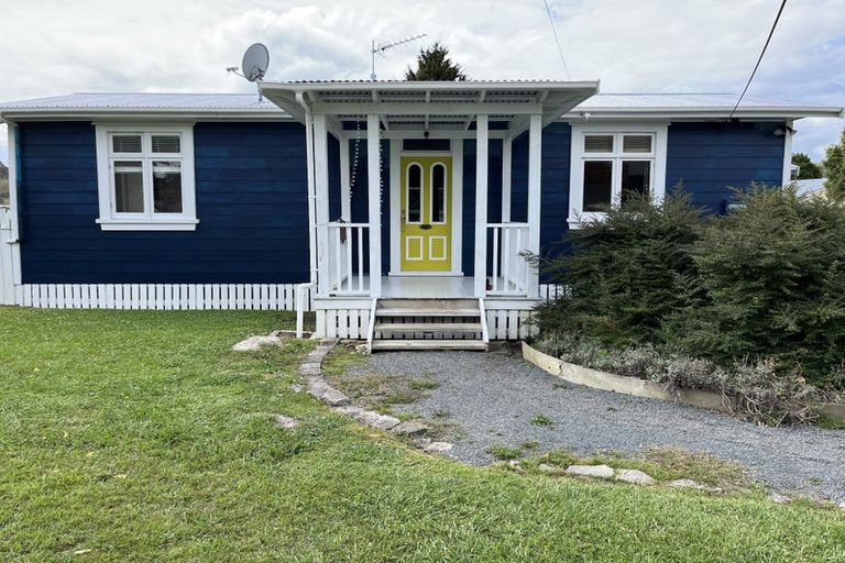 Photo of property in 40 Awaroa Road, Helensville, 0800