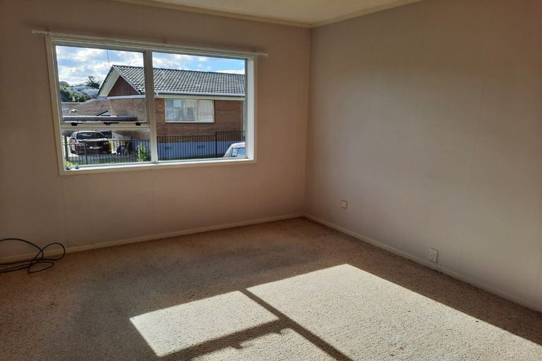 Photo of property in 1/48 Halberg Street, Glenfield, Auckland, 0629