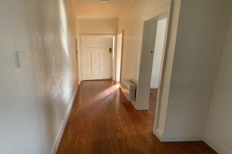 Photo of property in 58f1 Brougham Street, Mount Victoria, Wellington, 6011