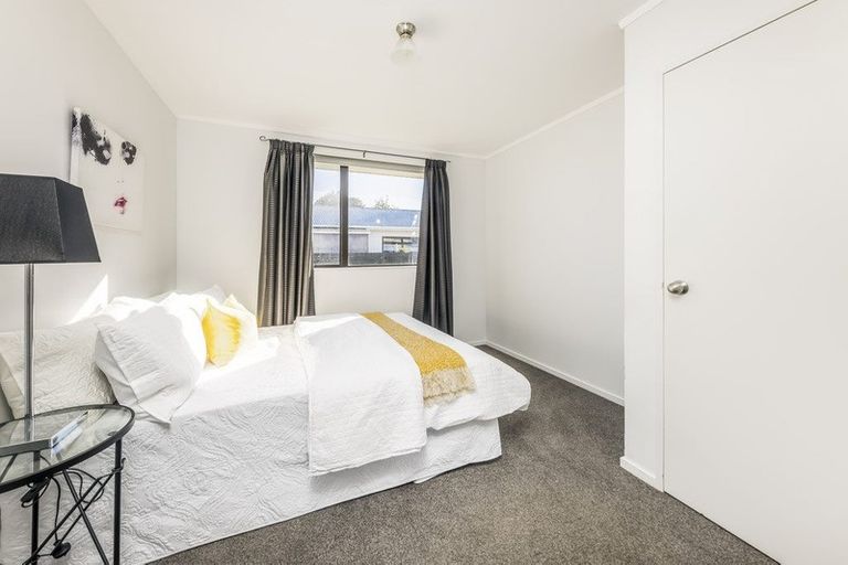 Photo of property in 2/35 Hill Crescent, Papakura, 2110